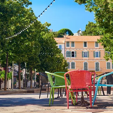 Le Castel Superbe Climatise Pour 4 Personnes Au Centre De Apartamento