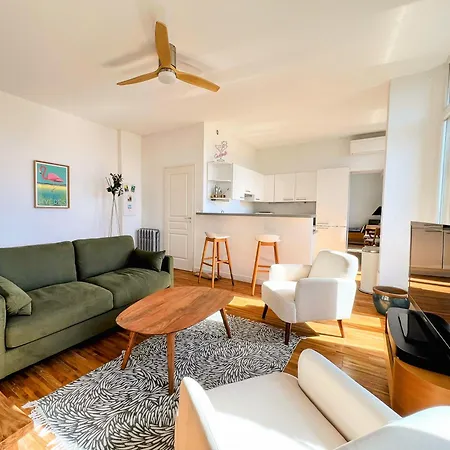 Le Castel Superbe Climatise Pour 4 Personnes Au Centre De *